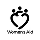 „Women's Aid“-Logo mit einem schwarzen Herzen, das aus stilisierten Silhouetten von drei Personen gebildet wird, in einem weißen Kreis.