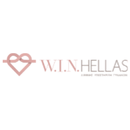 „W.I.N. HELLAS“-Logo mit einem hellrosa Unendlichkeitszeichen und einem Herz, in einem weißen Kreis.