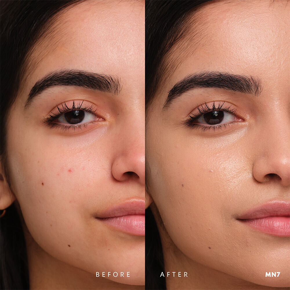 Vorher und nachher YSL SKIN AFFAIR SOFT GLOW CUSHION FOUNDATION MN7. Ebenmaßiger Teint mit nahtlos strahlendem Soft-Glow-Finish.